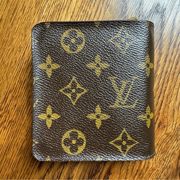 Louis Vuitton Monogram Groom Compact Zip Wallet (w/ COA) - Picture 3 of 13